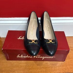 Salvatore Ferragamo Black Leather Loafers with Gold Accent size 7.5